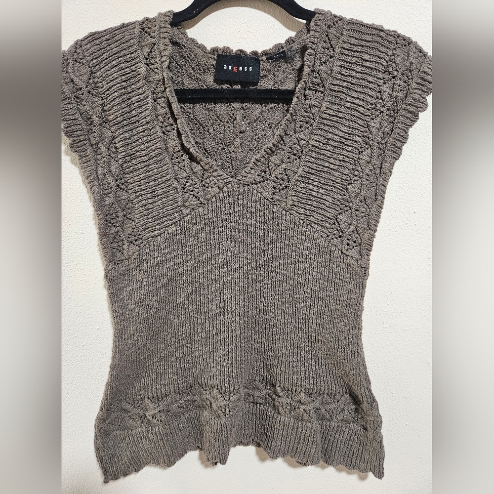 Axcess Women's Taupe V-Neck Sweater